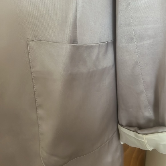 Silvery beige gray blazer fitted and about waist length - Picture 3 of 6